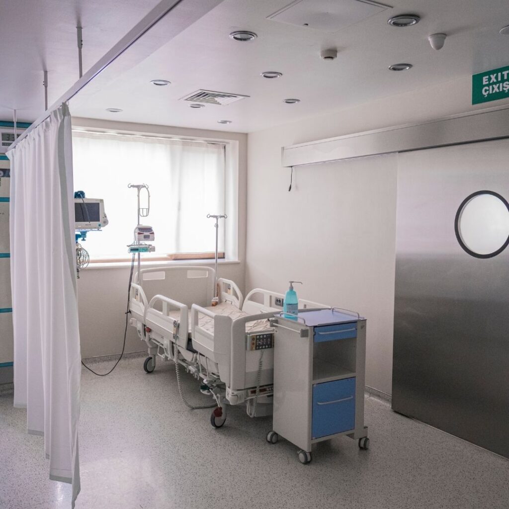 Una habitación de hospital.