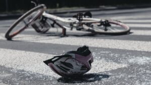 Un peatón atropellado por un coche